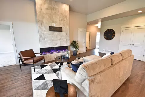 811 Colony Pt, Bismarck, ND 58503 photo 5