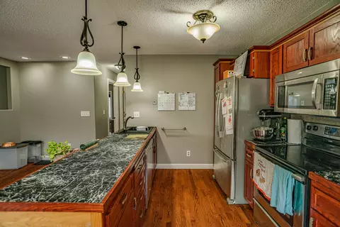 930 E Turnpike Ave, Bismarck, ND 58501 photo 5