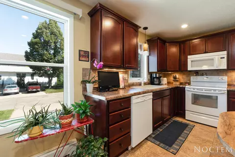 201 3rd St NW, Mandan, ND 58554 photo 13