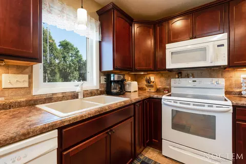 201 3rd St NW, Mandan, ND 58554 photo 14