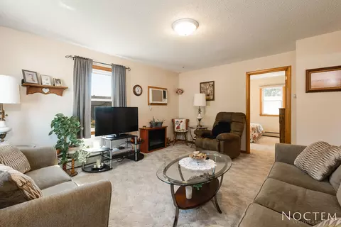 201 3rd St NW, Mandan, ND 58554 photo 3