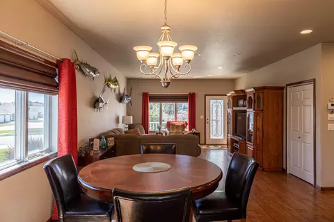 4161 Boulder Ridge Rd, Bismarck, ND 58503 photo 4