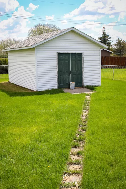 323 2nd Ave NW, Steele, ND 58482 photo 7