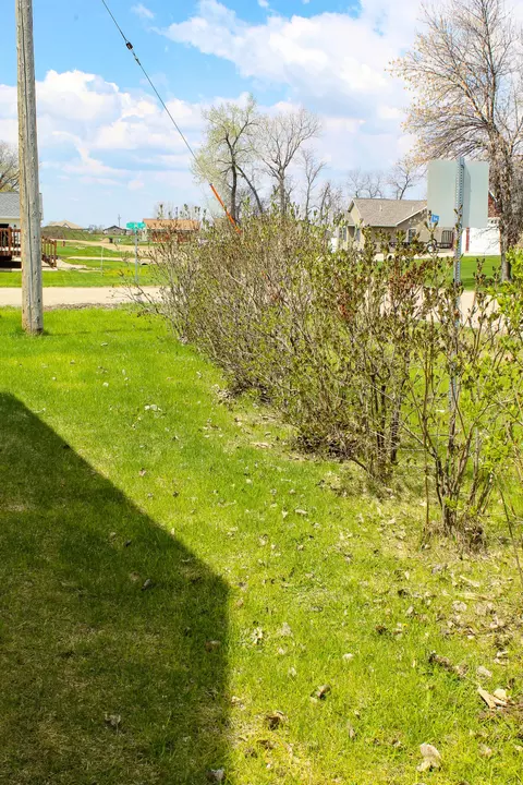 323 2nd Ave NW, Steele, ND 58482 photo 10
