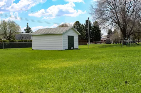 323 2nd Ave NW, Steele, ND 58482 photo 3