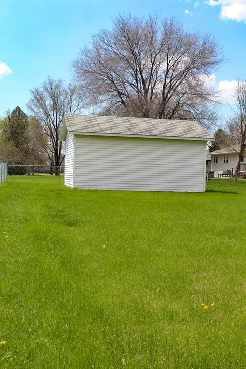 323 2nd Ave NW, Steele, ND 58482 photo 5
