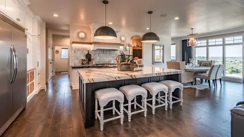 3912 Crest Pl, Bismarck, ND 58503 photo 12