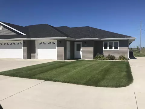 3405 Nebraska Dr, Bismarck, ND 58503 photo 1