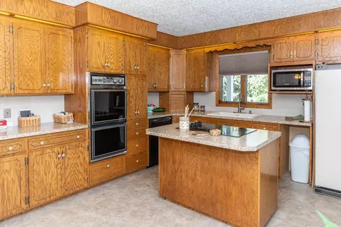 3601 Arrow Ave, Bismarck, ND 58504 photo 9