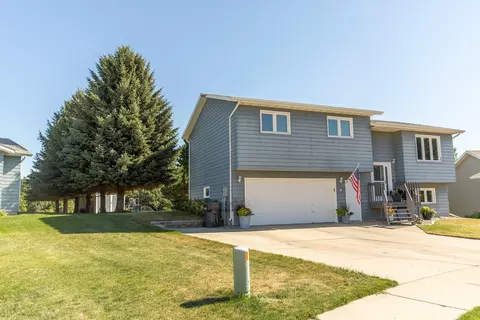 1100 Whitman Rd SE, Mandan, ND 58554 photo 2