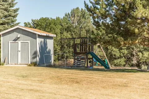1100 Whitman Rd SE, Mandan, ND 58554 photo 25