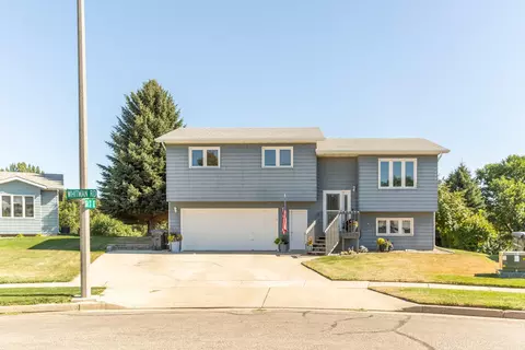 1100 Whitman Rd SE, Mandan, ND 58554 photo 1
