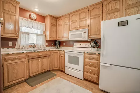 1638 S 3rd St, Bismarck, ND 58504 photo 10