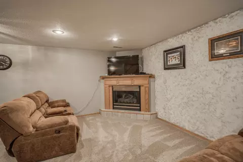 1638 S 3rd St, Bismarck, ND 58504 photo 6