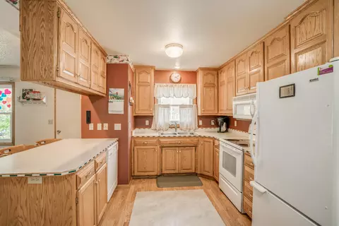 1638 S 3rd St, Bismarck, ND 58504 photo 2