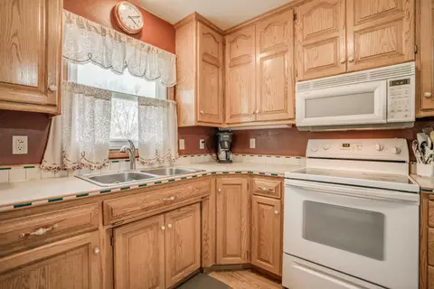 1638 S 3rd St, Bismarck, ND 58504 photo 12