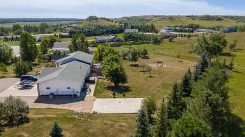 2201 Wolfsong Loop S, Mandan, ND 58554 photo 53