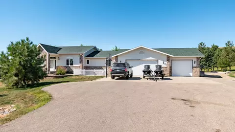 2201 Wolfsong Loop S, Mandan, ND 58554 photo 41