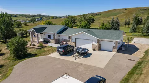 2201 Wolfsong Loop S, Mandan, ND 58554 photo 1