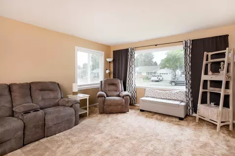 203 E Owens Ave, Bismarck, ND 58501 photo 7