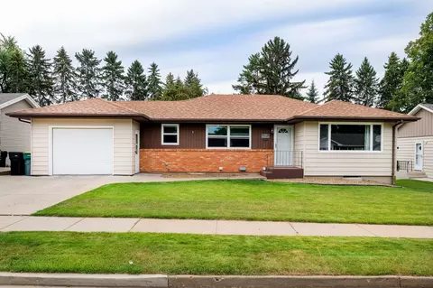 203 E Owens Ave, Bismarck, ND 58501 photo 1