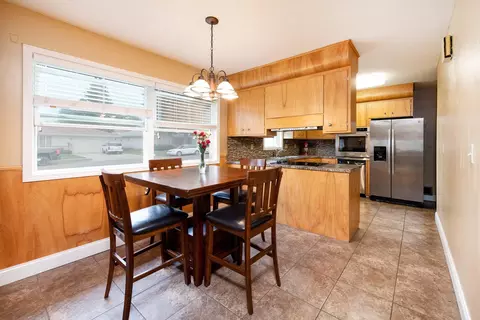 203 E Owens Ave, Bismarck, ND 58501 photo 4