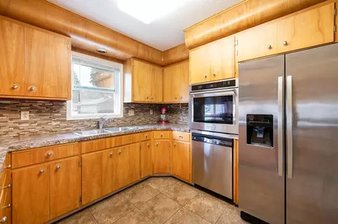 203 E Owens Ave, Bismarck, ND 58501 photo 2