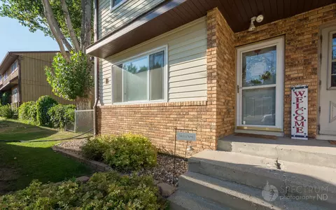 3721 Renee Dr, Bismarck, ND 58503 photo 2