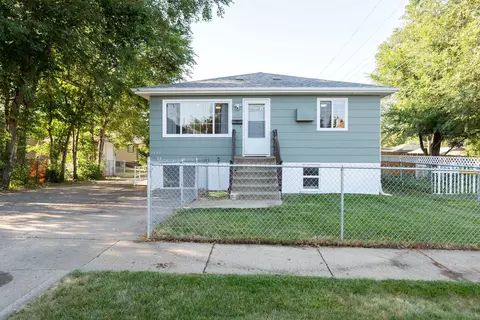 1513 E Ave D E, Bismarck, ND 58501 photo 2