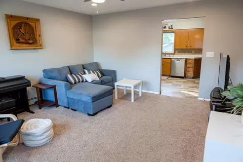 1513 E Ave D E, Bismarck, ND 58501 photo 3