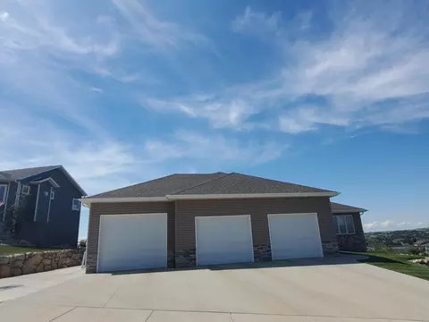 223 Cobblestone Loop SW, Mandan, ND 58554 photo 45