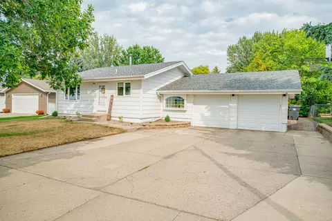 1908 8th Ave SE, Mandan, ND 58554 photo 4