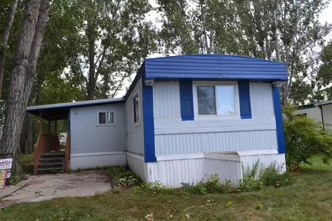 609 Yorkshire Ln, Bismarck, ND 58504 photo 2