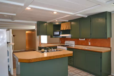 609 Yorkshire Ln, Bismarck, ND 58504 photo 8