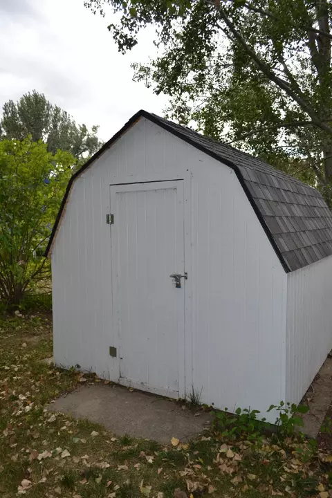 609 Yorkshire Ln, Bismarck, ND 58504 photo 4