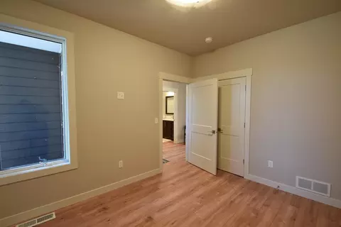 813 Colony Pt, Bismarck, ND 58503 photo 14