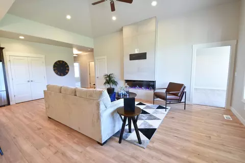 813 Colony Pt, Bismarck, ND 58503 photo 6