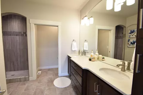 813 Colony Pt, Bismarck, ND 58503 photo 11