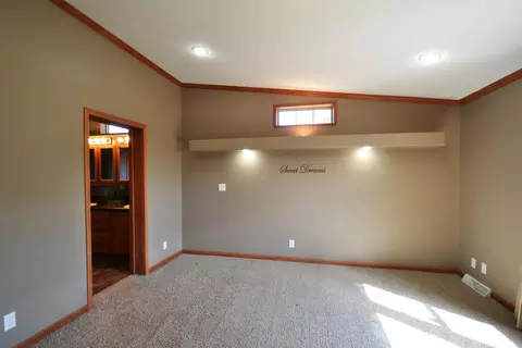 1936 Valley Dr S, Mandan, ND 58554 photo 8