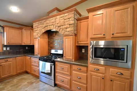 1936 Valley Dr S, Mandan, ND 58554 photo 28