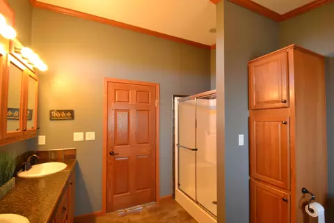 1936 Valley Dr S, Mandan, ND 58554 photo 46