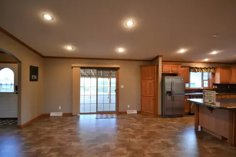 1936 Valley Dr S, Mandan, ND 58554 photo 38