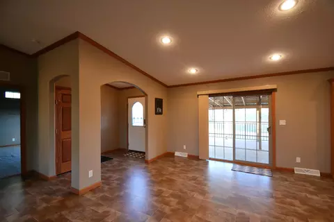 1936 Valley Dr S, Mandan, ND 58554 photo 7