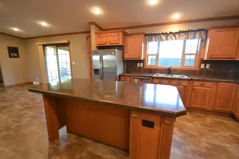 1936 Valley Dr S, Mandan, ND 58554 photo 4