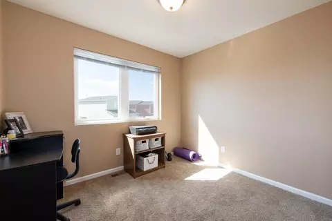 1054 Madison Ln, Bismarck, ND 58503 photo 10