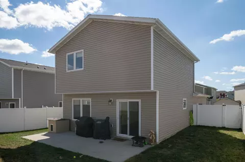 1054 Madison Ln, Bismarck, ND 58503 photo 15