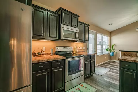 914 Calvert Dr, Bismarck, ND 58503 photo 17