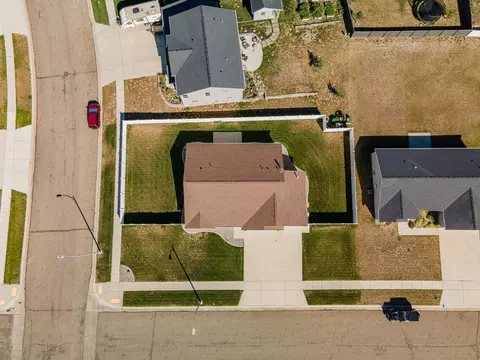 914 Calvert Dr, Bismarck, ND 58503 photo 33