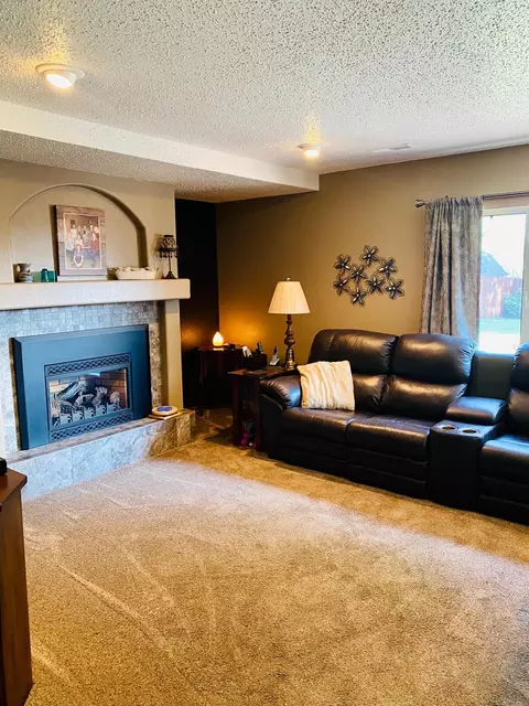 212 Edmonton Dr, Bismarck, ND 58503 photo 20