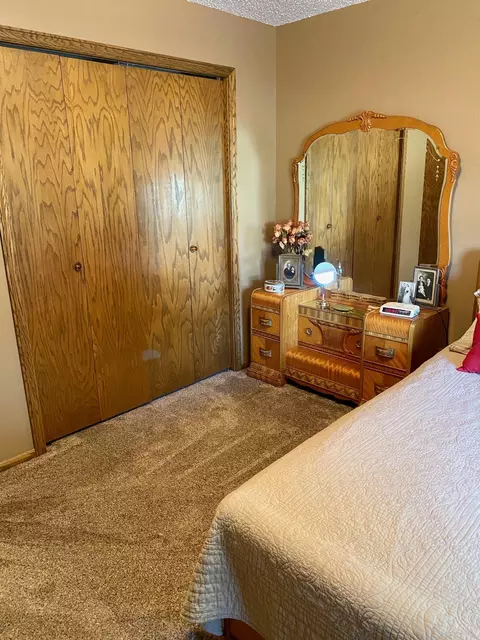 212 Edmonton Dr, Bismarck, ND 58503 photo 25